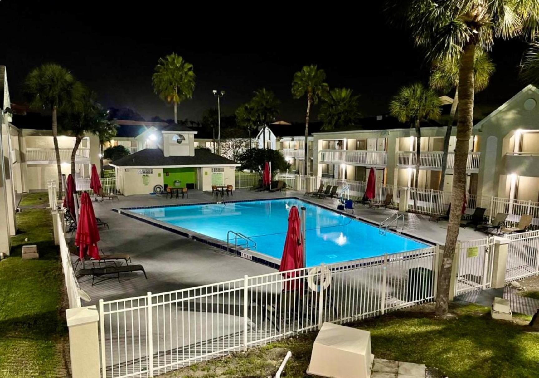 Pool - Wifi - Parking - Best Location ! キシミー エクステリア 写真